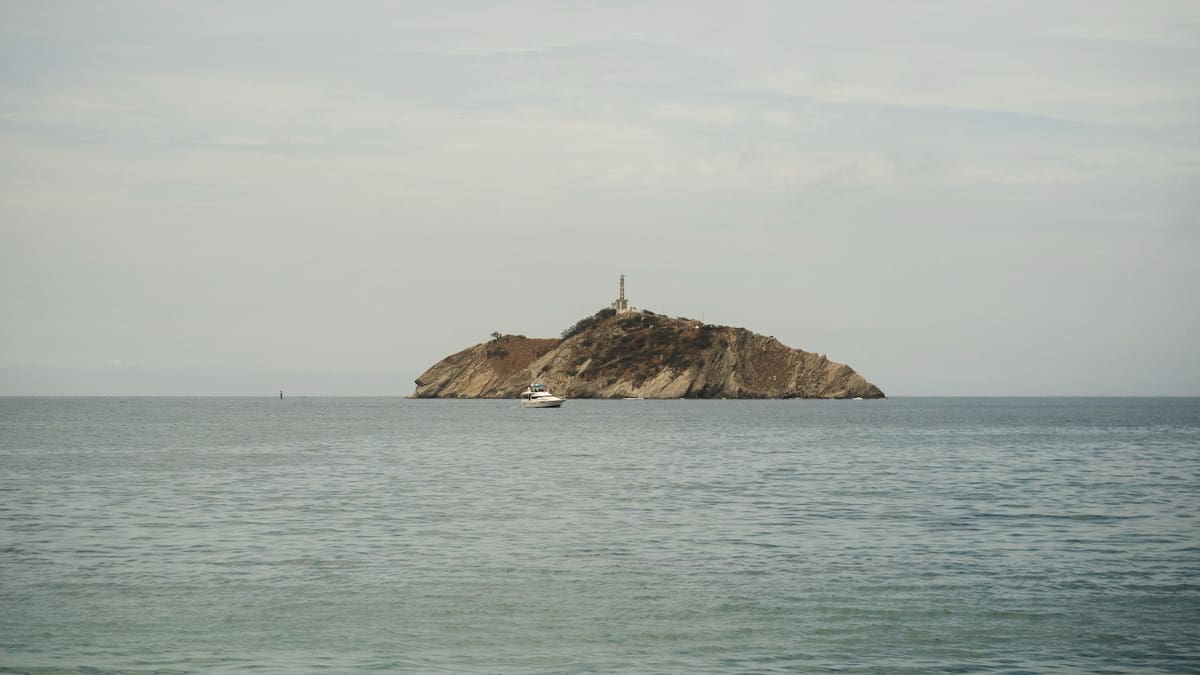 Hallazgo inédito: detectan posibles fortificaciones coloniales bajo el mar en Santa Marta
