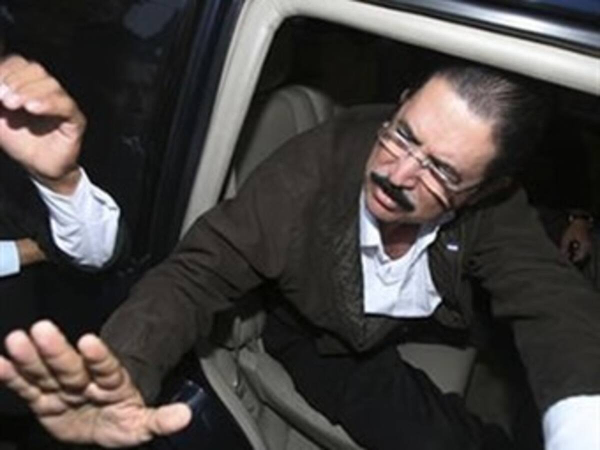 Zelaya pide a la comunidad internacional medidas más drásticas contra golpistas