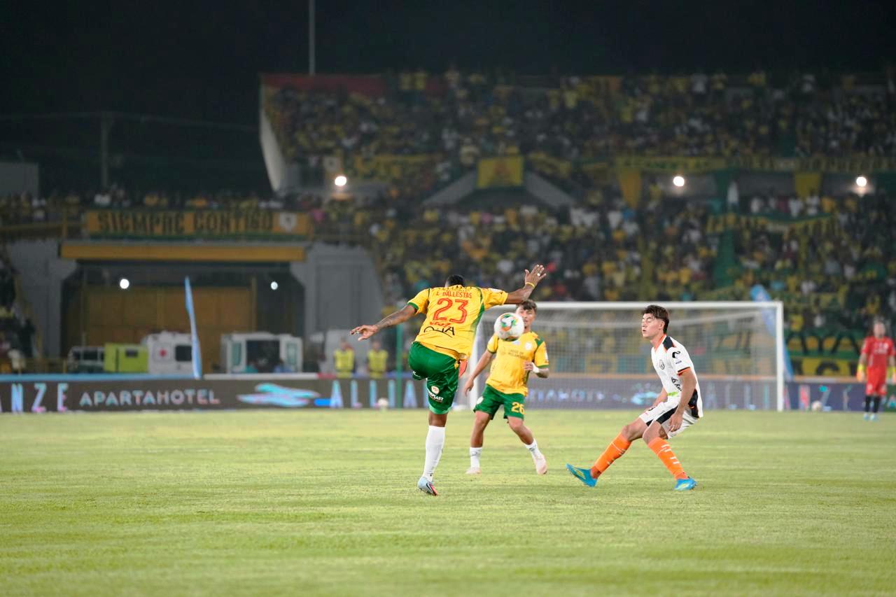 Tres errores de Real Cartagena, tres goles de Marulanda y tres puntos para Envigado