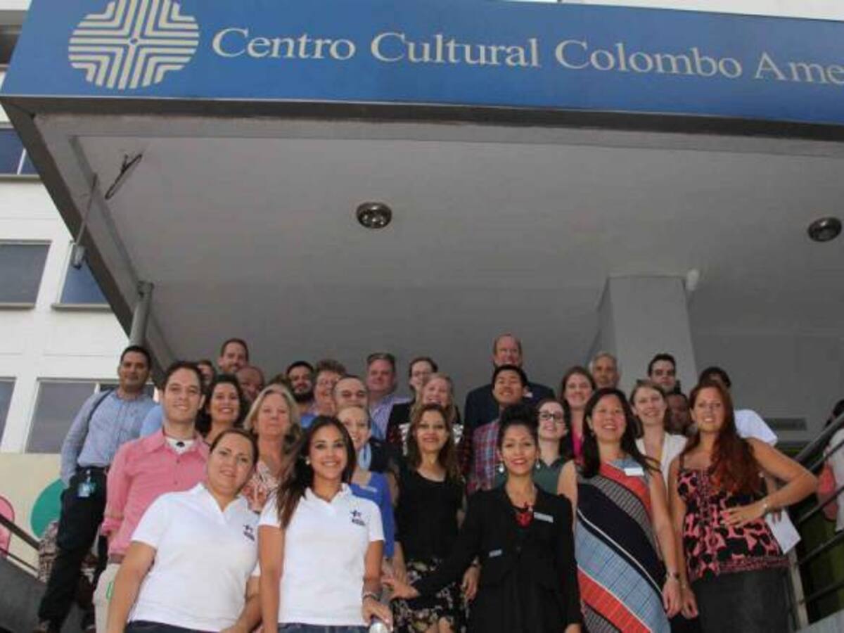 Cumbre en Cali de docentes y estudiantes de idiomas