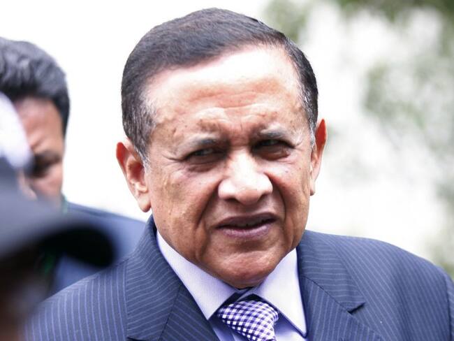 El reclamo de Maza Márquez al general Naranjo por la serie de televisión