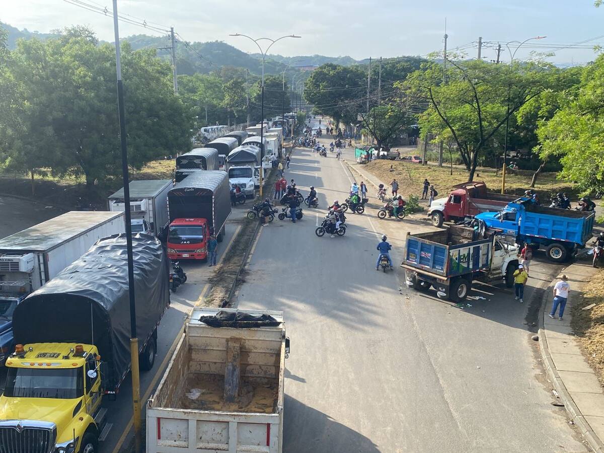 Autoridades reportan seis bloqueos en el área metropolitana de Bucaramanga