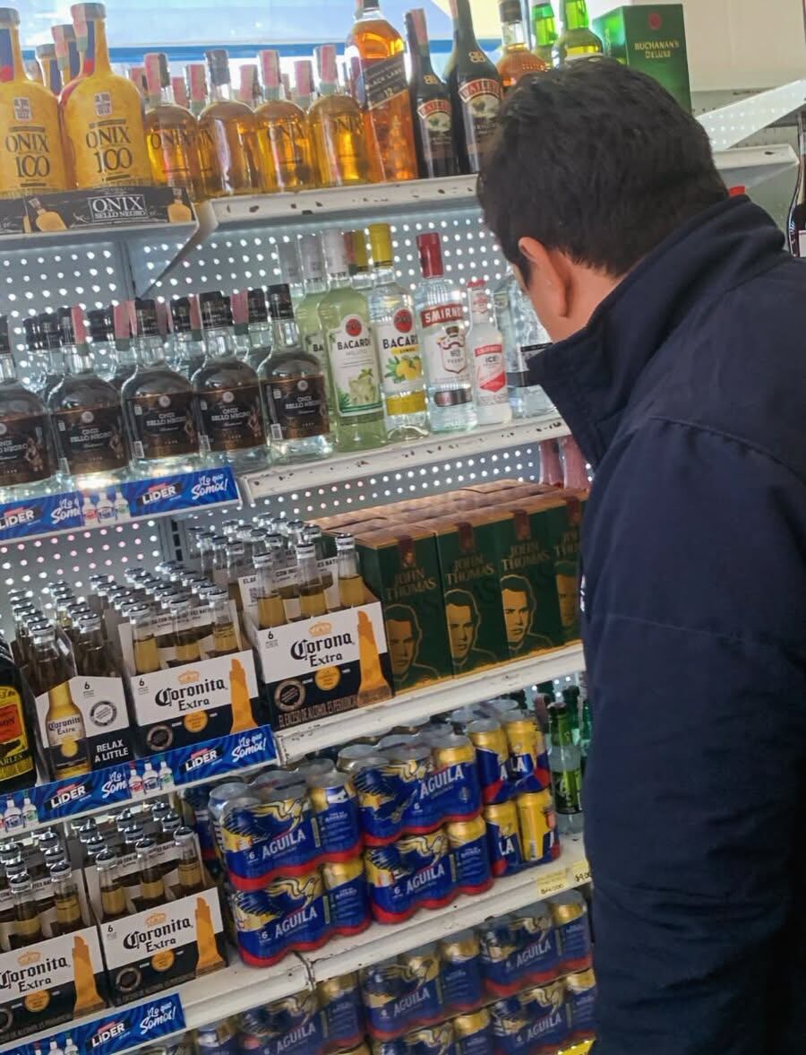 La Secretaría de Hacienda recomendó revisar las estampillas de seguridad, comprar en sitios autorizados y exigir factura.