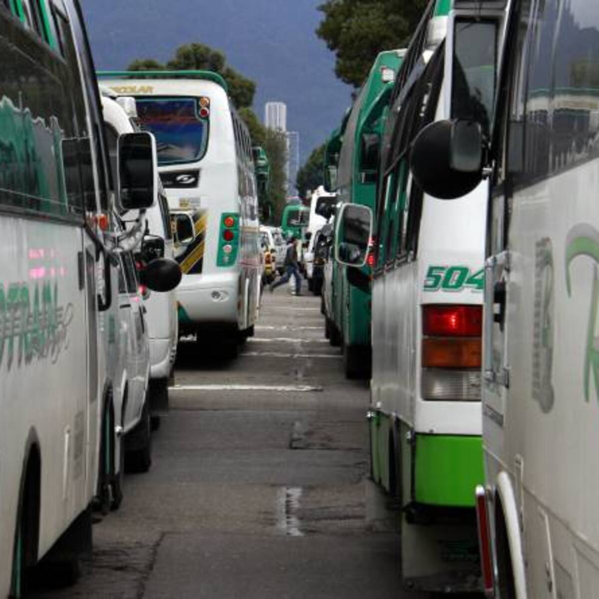 Buses interdepartamentales se están quedando sin provisión de gasolina por paro camionero