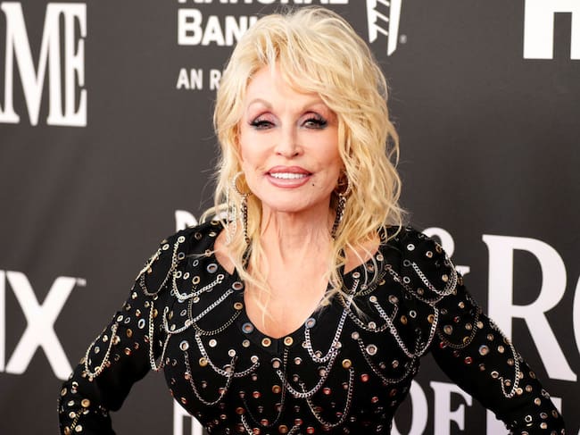 LOS ANGELES, CALIFORNIA - NOVEMBER 05: Dolly Parton attends the 37th Annual Rock & Roll Hall Of Fame Induction Ceremony at Microsoft Theater on November 05, 2022 in Los Angeles, California. (Photo by Jeff Kravitz/FilmMagic)