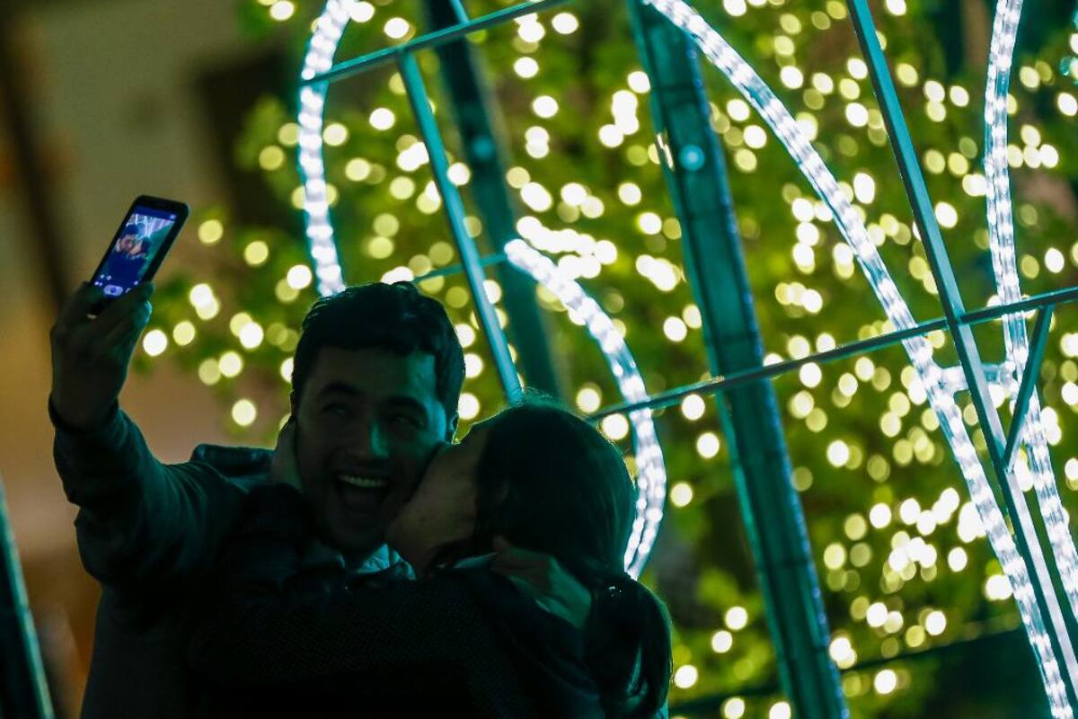 La capital del país ya está lista para la época de fin de año con sus diferentes luces y decoraciones por todas las calles de la ciudad.