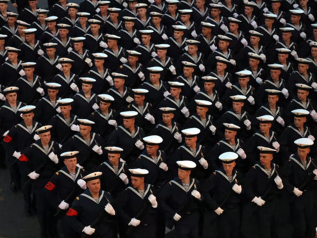 Unidades miltiares participan en el desfile en la Plaza Roja en Moscú durante la conmemoración del Día de la Victoria.
(Foto: Contributor/Getty Images)