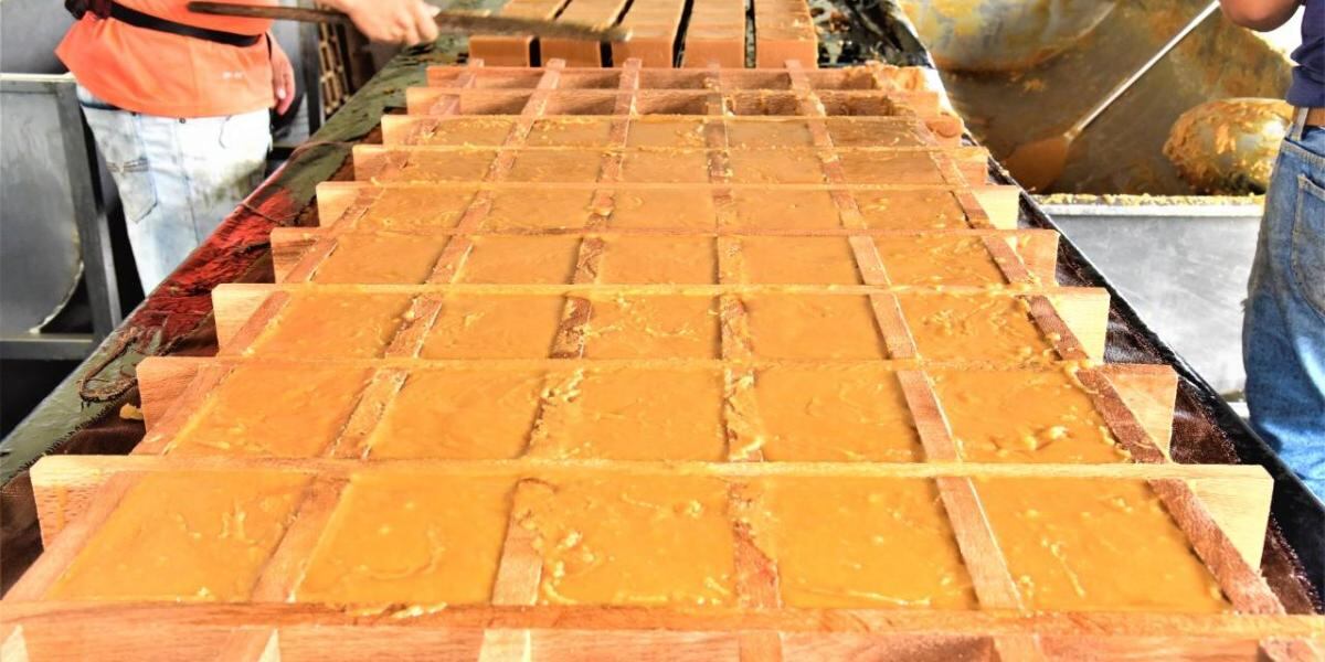 Se producen entre 4.500 y 5.000 bultos de panela semanales. Foto Redes Sociales.