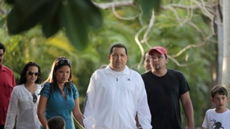 Hugo Chávez cae en las encuestas y estaría considerando lanzar a una de sus hijas a la presidencia