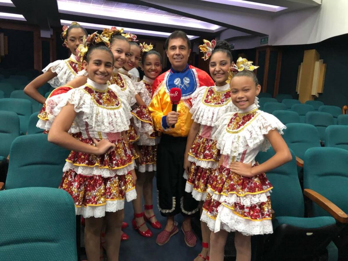 Caracol le lleva a los colombianos la agradable sensación de las fiestas, pero también el pensamiento de sus gentes y las razones por las cuales es hoy una de las más pujantes de Colombia