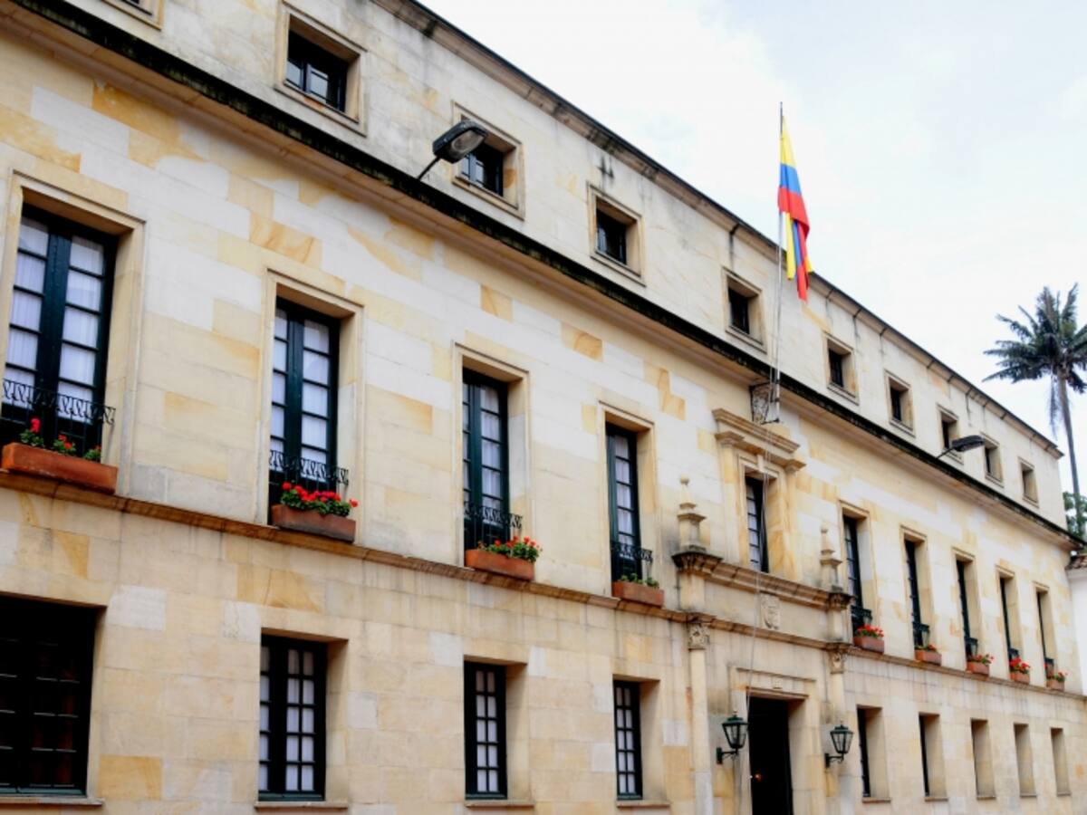 Sindicato de Cancillería advierte 55 designaciones irregulares en embajadas y consulados