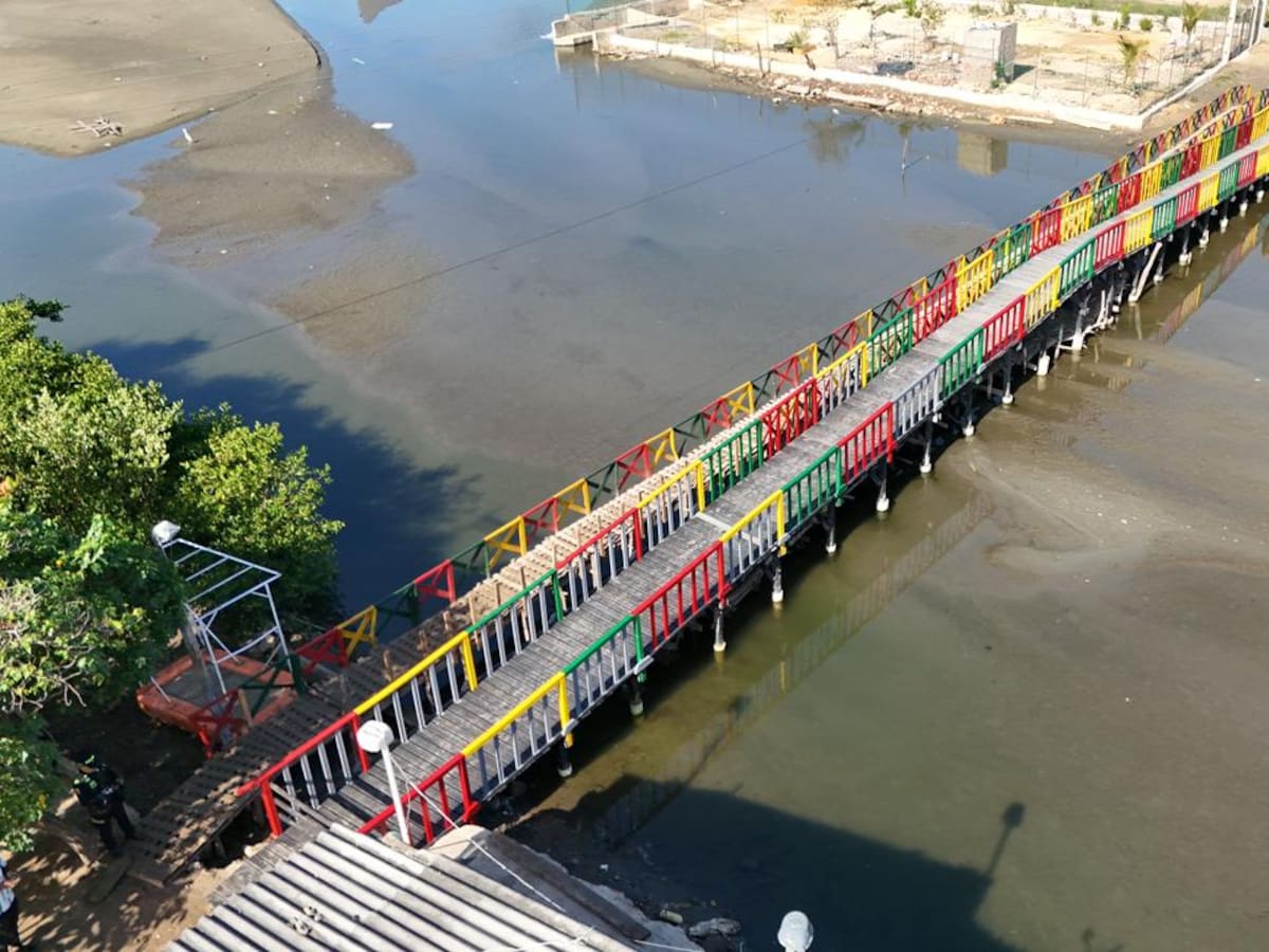 Alcaldía de Cartagena entregó nuevo puente peatonal de Villa Gloria, en La Boquilla
