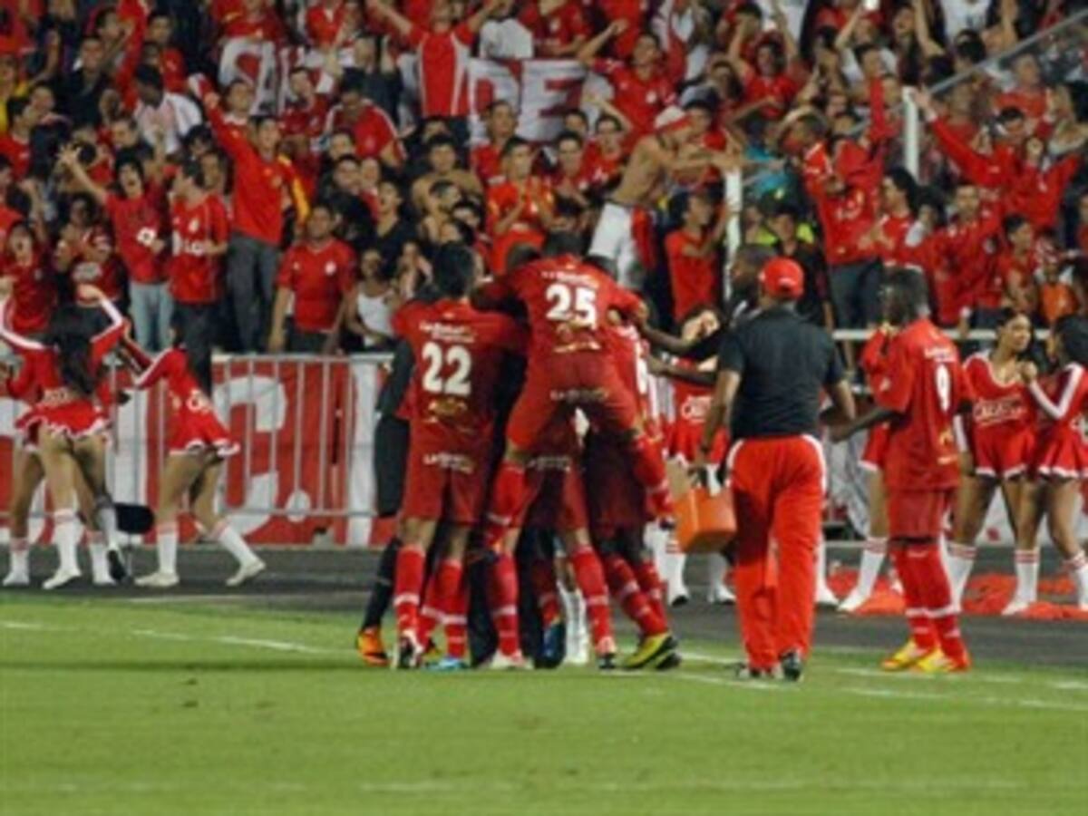 América gana y se suma al liderato del torneo de ascenso