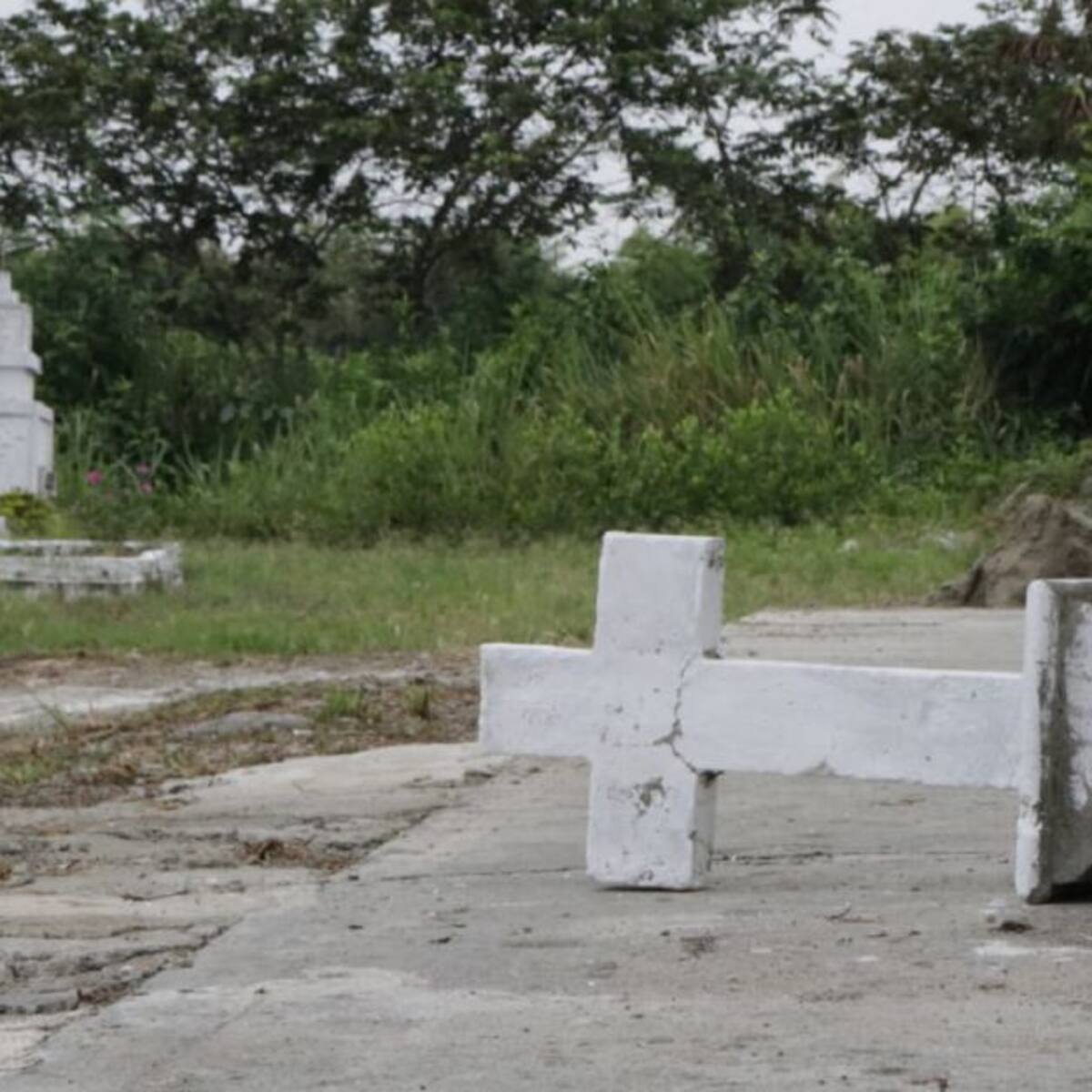 Profanan 9 tumbas en cementerio de Santa Elena en Cerrito, Valle