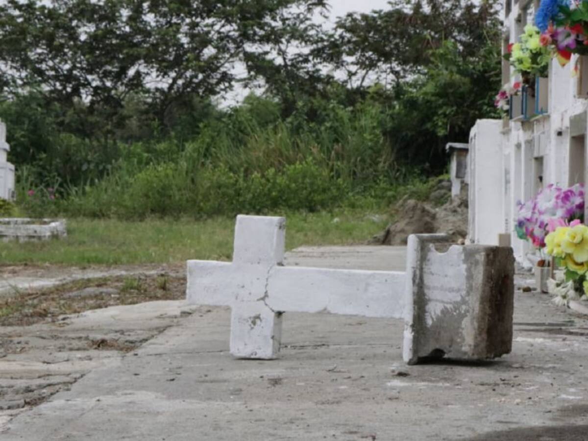 Profanan 9 tumbas en cementerio de Santa Elena en Cerrito, Valle