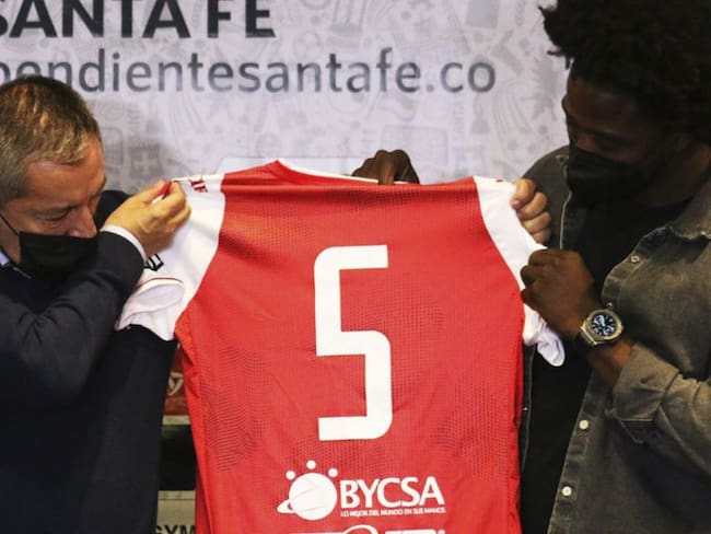 Carlos &#039;Roca&#039; Sánchez en su presentación con Independiente Santa Fe en 2021