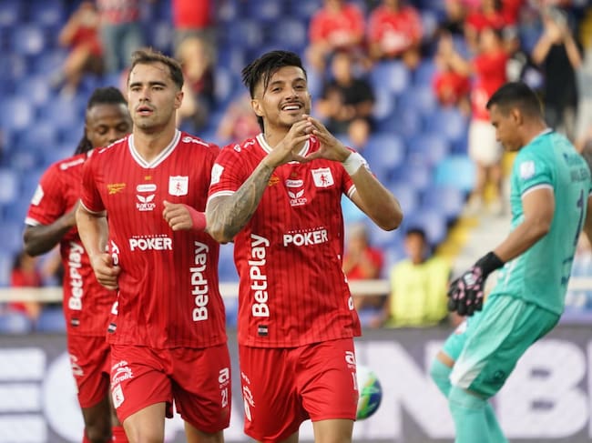 América se impone con categoría sobre Alianza en su regreso al Pascual y es líder absoluto de Liga / Colprensa