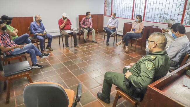 mesa de concertación con taxistas