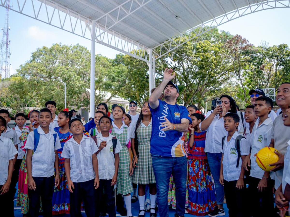 Gobernador Yamil Arana entregó megacolegio en San Martín de Loba, Bolívar