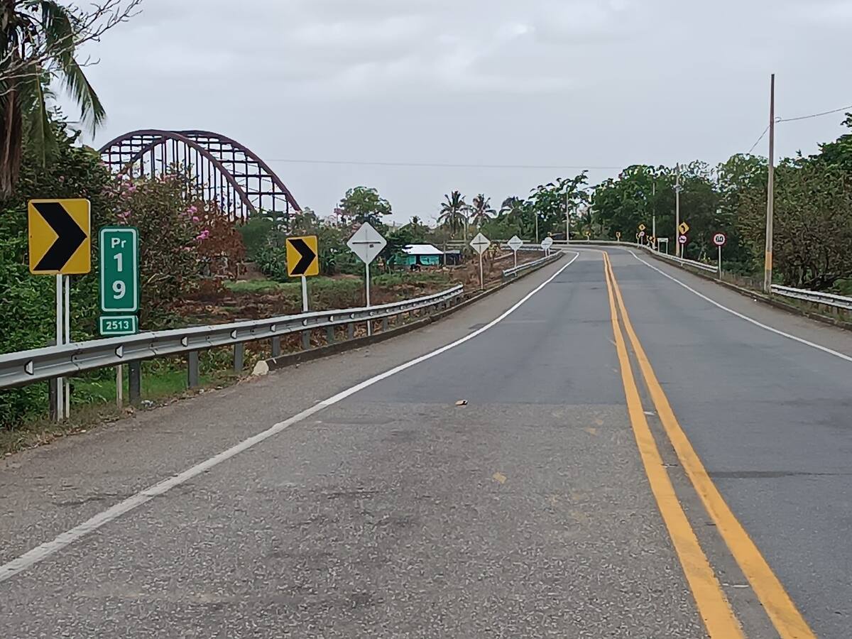 Pobladores obligaron a mineros a levantar el bloqueo al puente del San Jorge