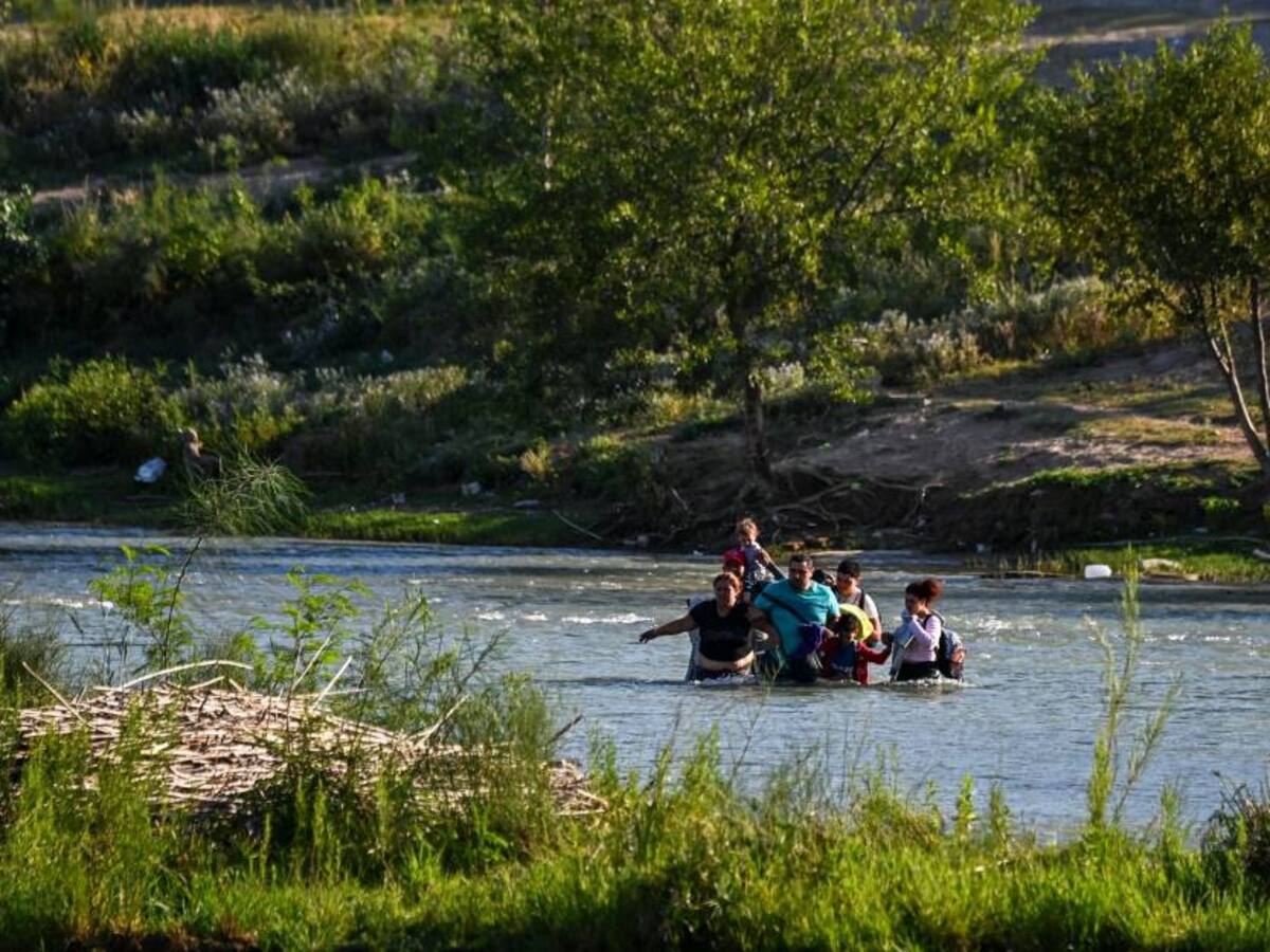 EE.UU. alerta a migrantes irregulares sobre alto nivel del Río Bravo en frontera sur