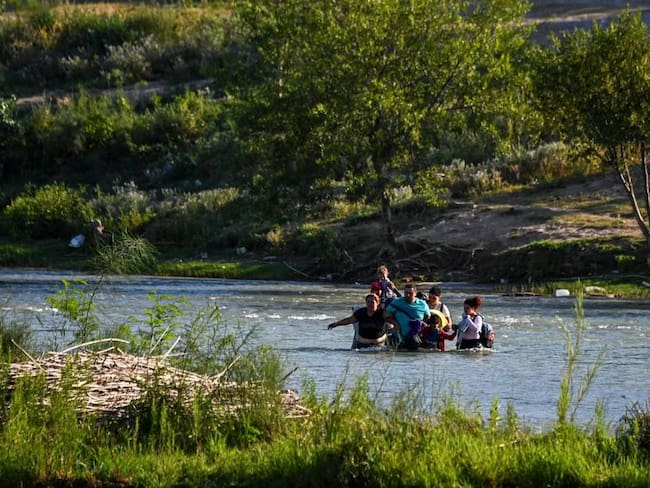 EE.UU. alerta a migrantes irregulares sobre alto nivel del Río Bravo en frontera sur. Foto: Getty