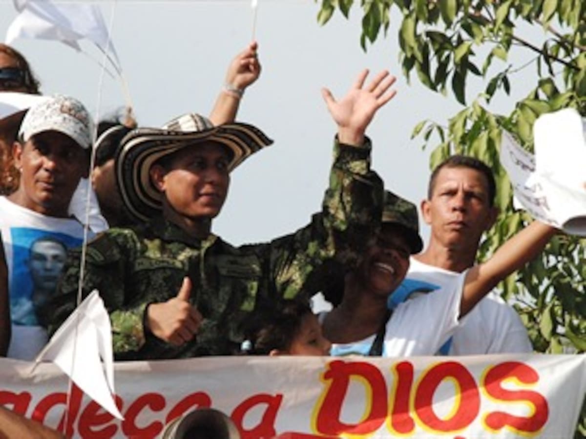 Más de 260 días estuvo encadenado en las selvas de Colombia el infante de marina recientemente liberado por las Farc