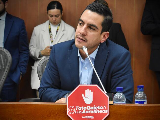 Avanza proyecto de ley para regular tarifas de tiquetes aéreos