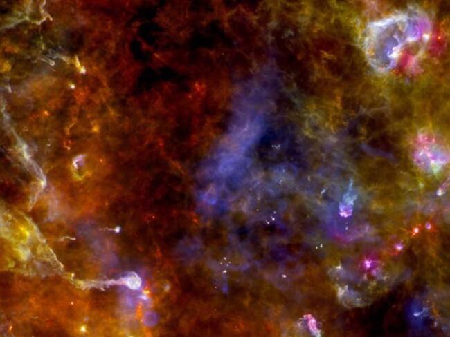 Se prueba que hay agua atrapada en el polvo de estrellas