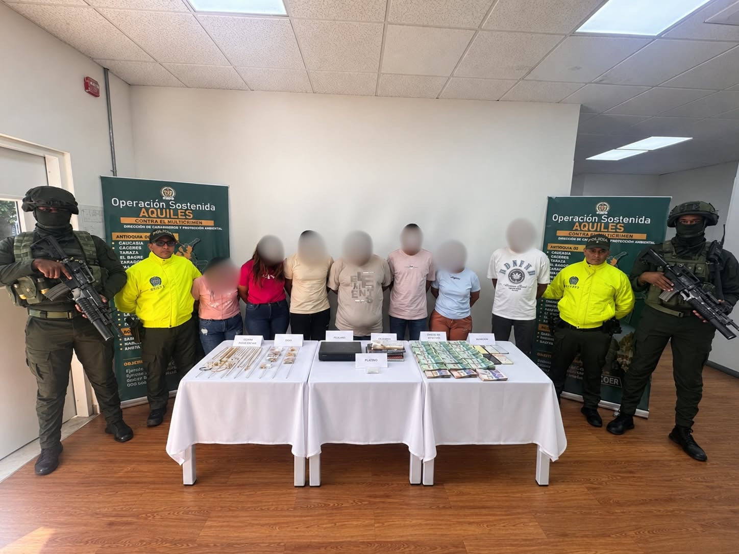 Capturados por extracción ilegal de oro en Bajo Cauca- foto policía de Carabineros