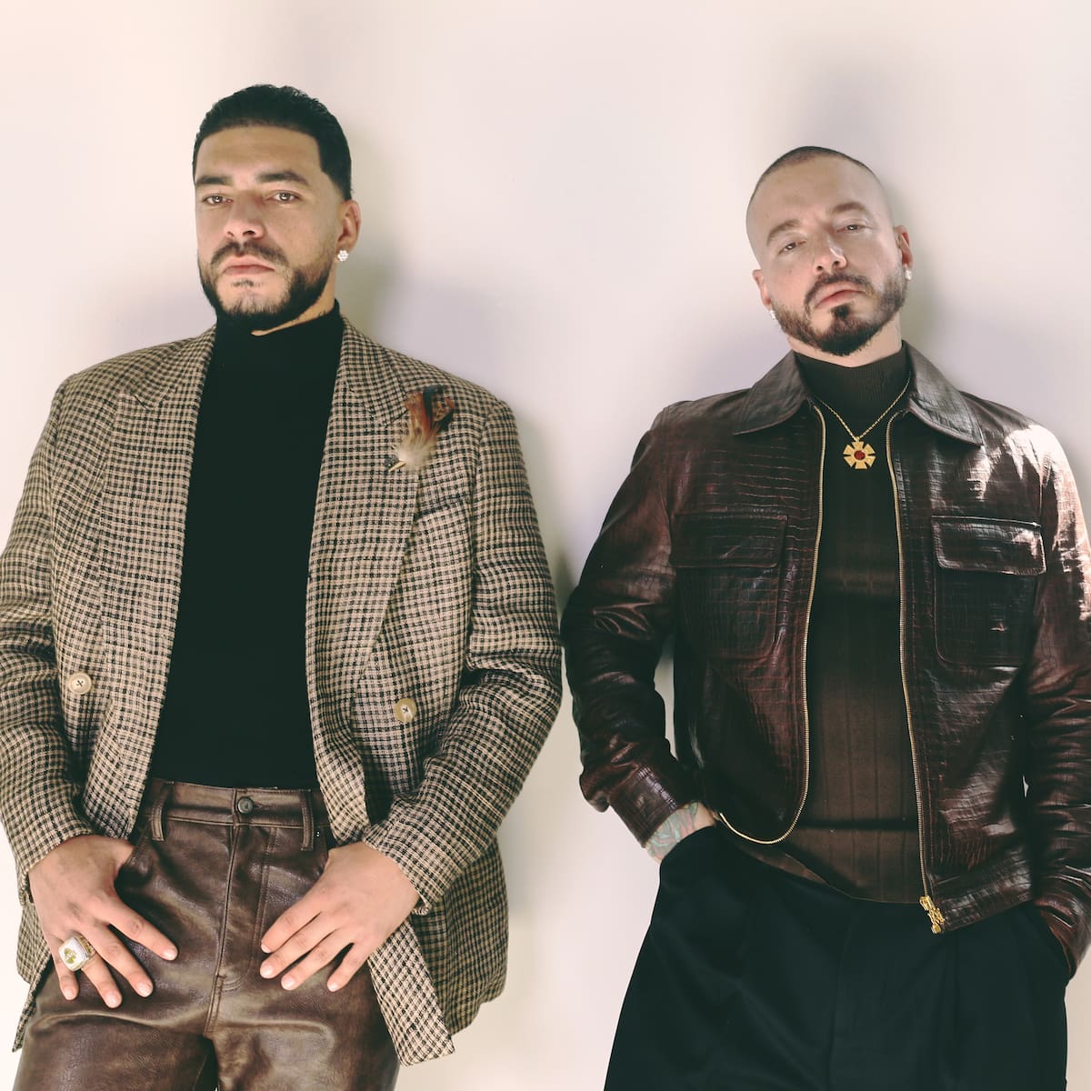 J Balvin y Ryan Castro lanzan “OMERTA”, un álbum colaborativo