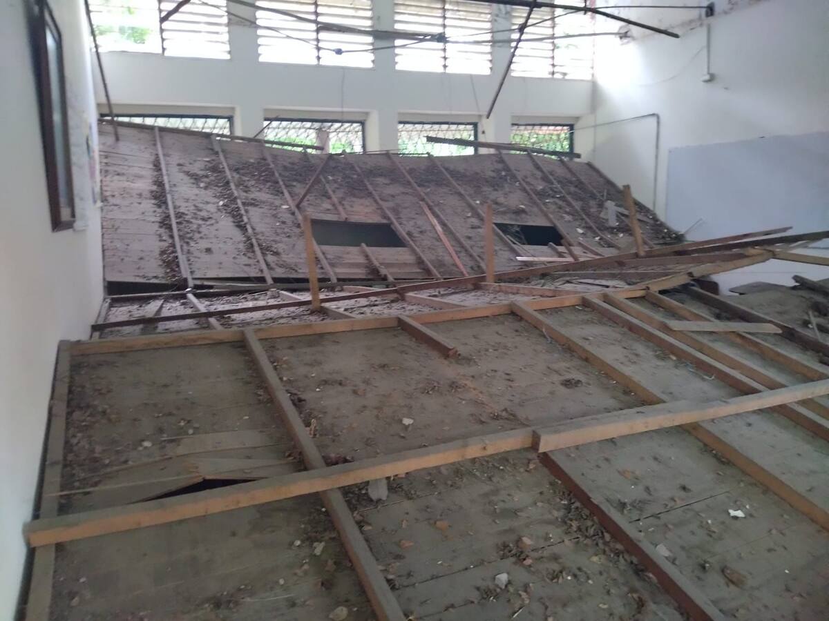 Diez menores lesionados tras caerse cielo raso en colegio de Neiva