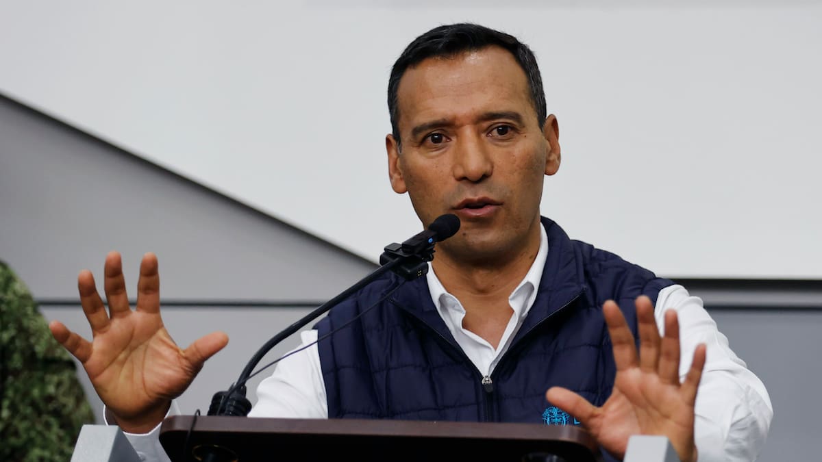 MinDefensa se pronuncia en La W luego de que Petro negara ordenar uso del glifosato