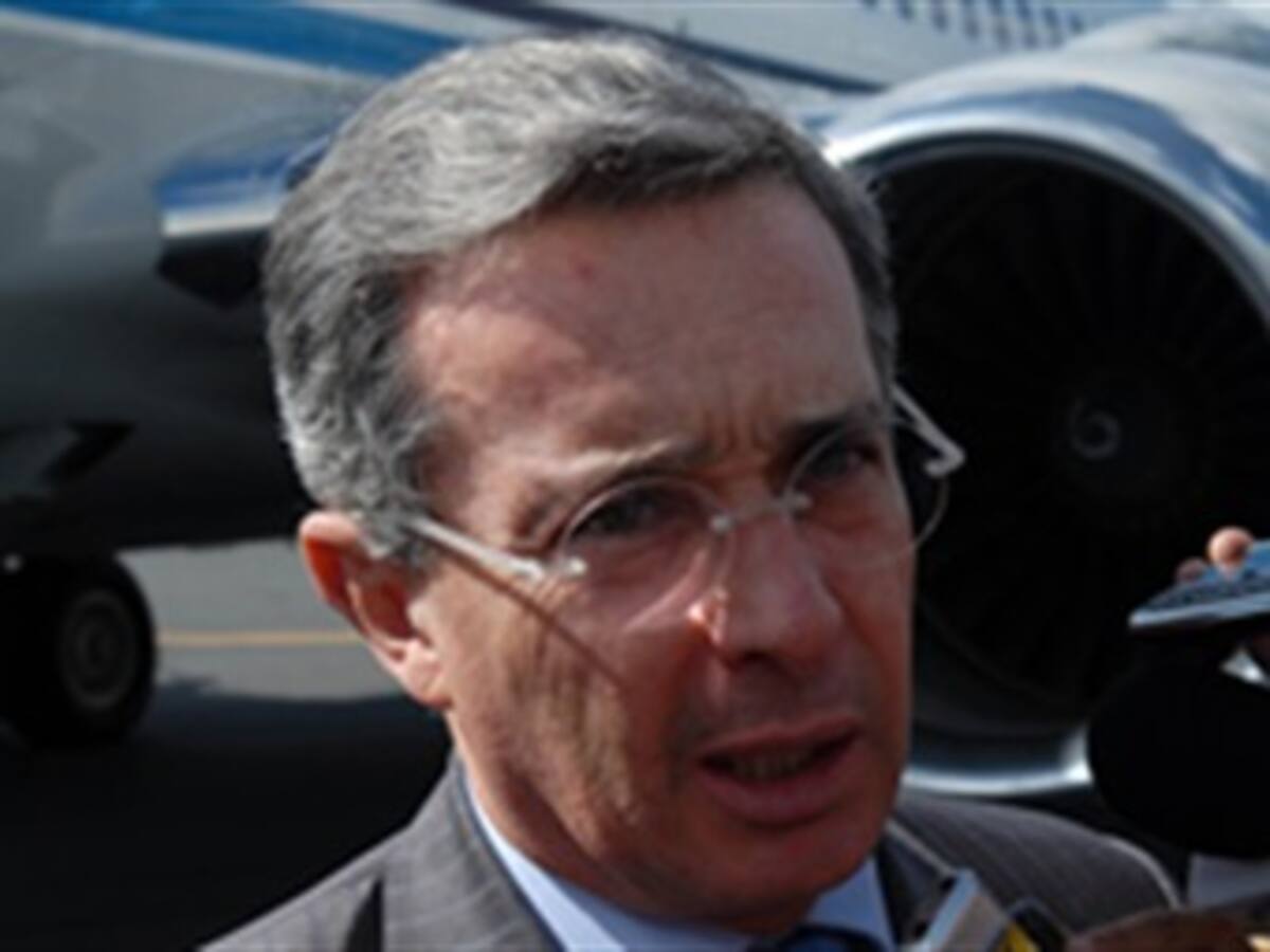 Uribe confía en que las relaciones con Ecuador se puedan restablecer pronto