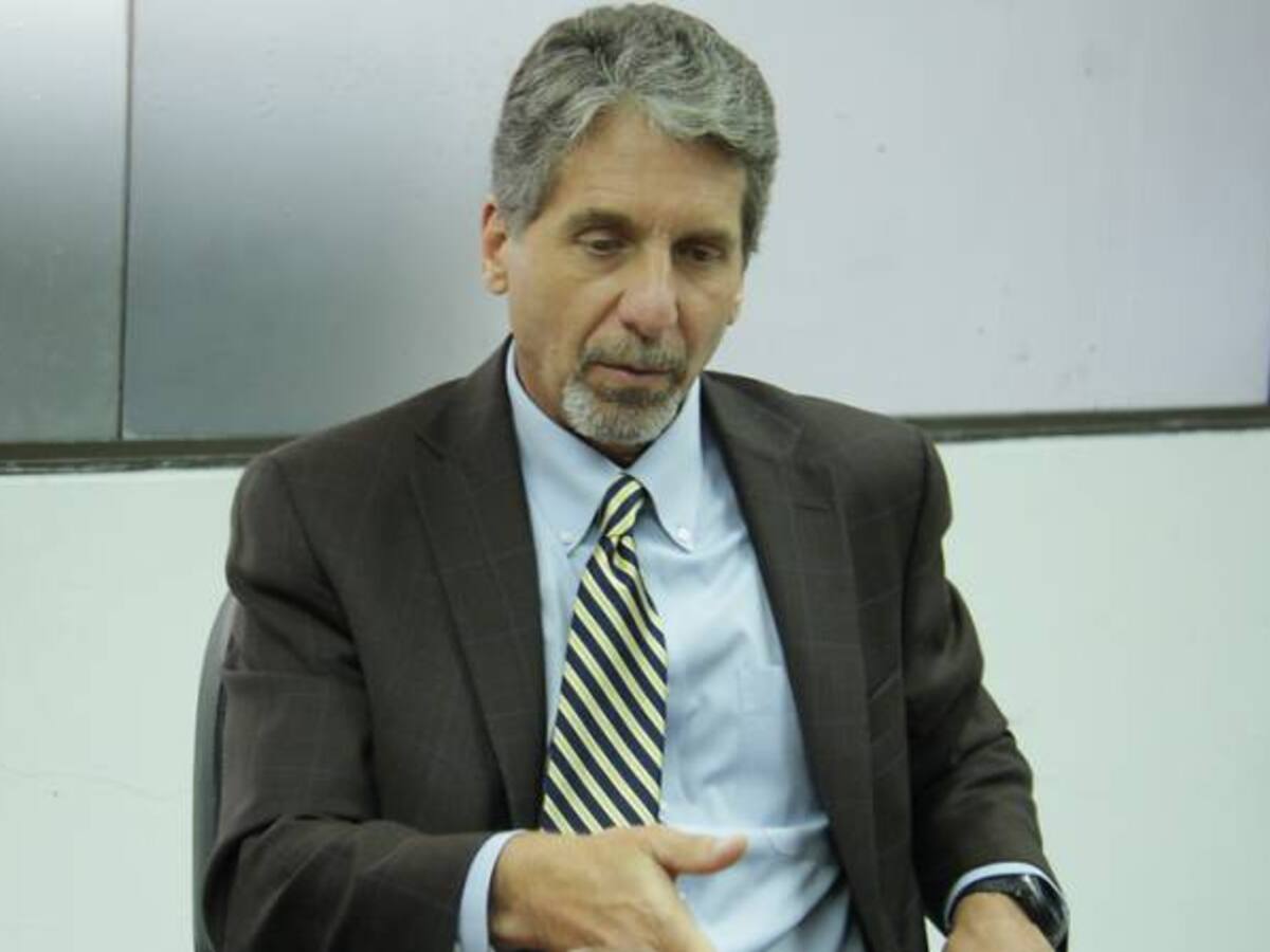 Plan Colombia estimulará programas que ya están en marcha: Whitaker