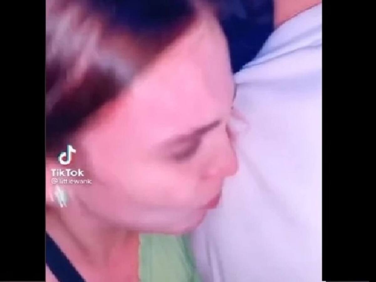 Esta mujer es un peligro: besuquea a hombres para ponerlos en problemas