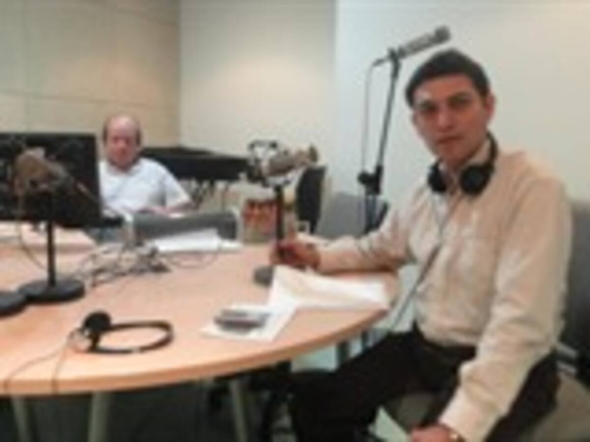 Revolcón le canta a Los Nule