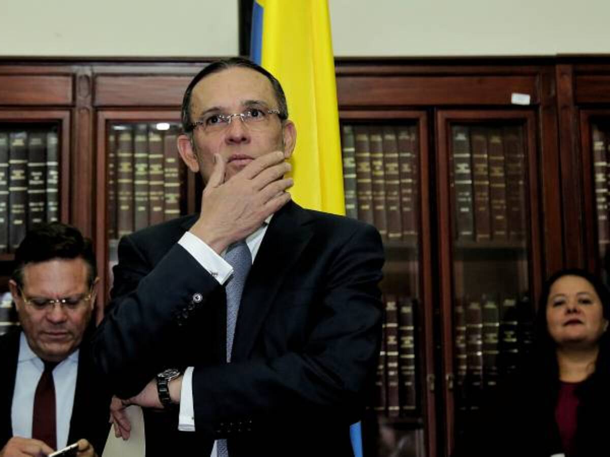 Proyecto para eliminar los 3 ceros sería una prioridad legislativa: Cepeda