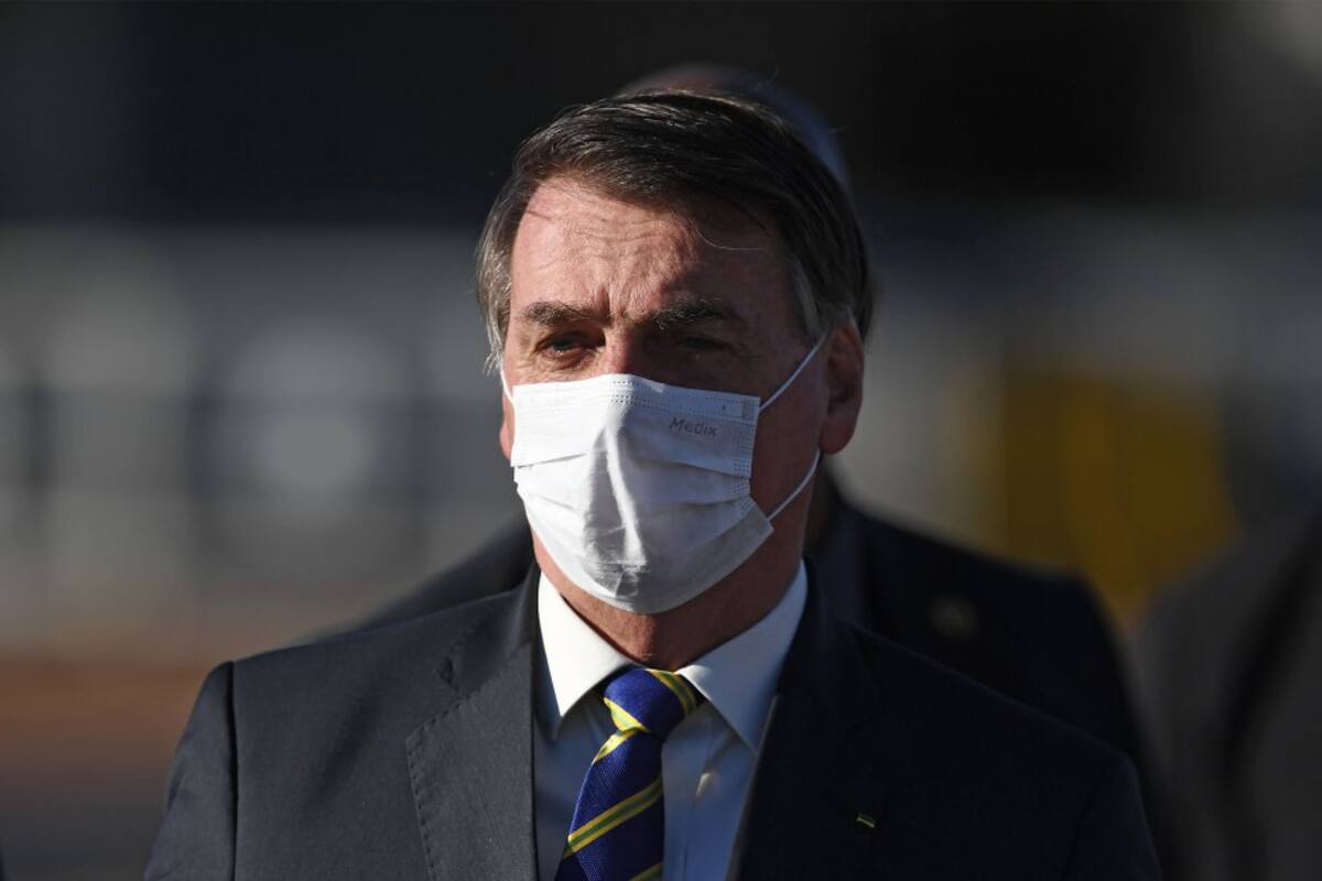El 15 de marzo Bolsonaro comentó que se debían tomar las medidas sanitarias adecuadas. "No podemos entrar en una neurosis, como si fuera el fin del mundo", dijo. 