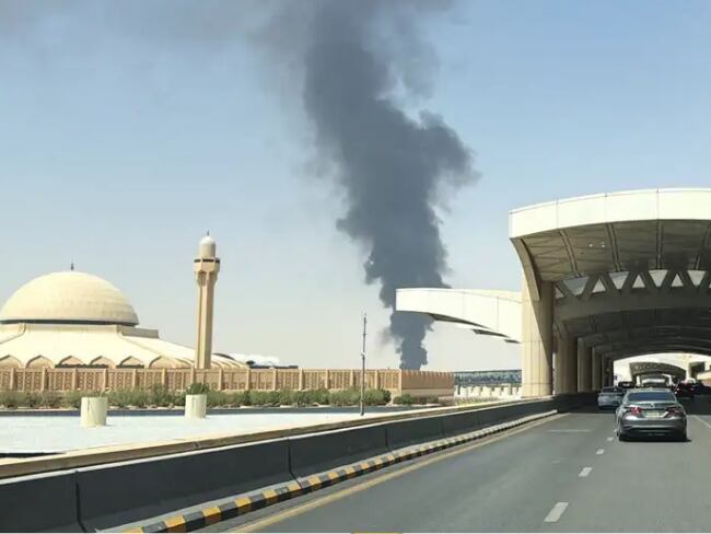 Cancelaciones en el Aeropuerto de Riad tras posible ataque. / Foto: Reuters