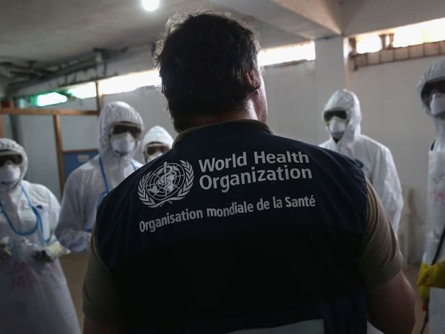 Pandemia continuará después de vacunaciones iniciales: OMS