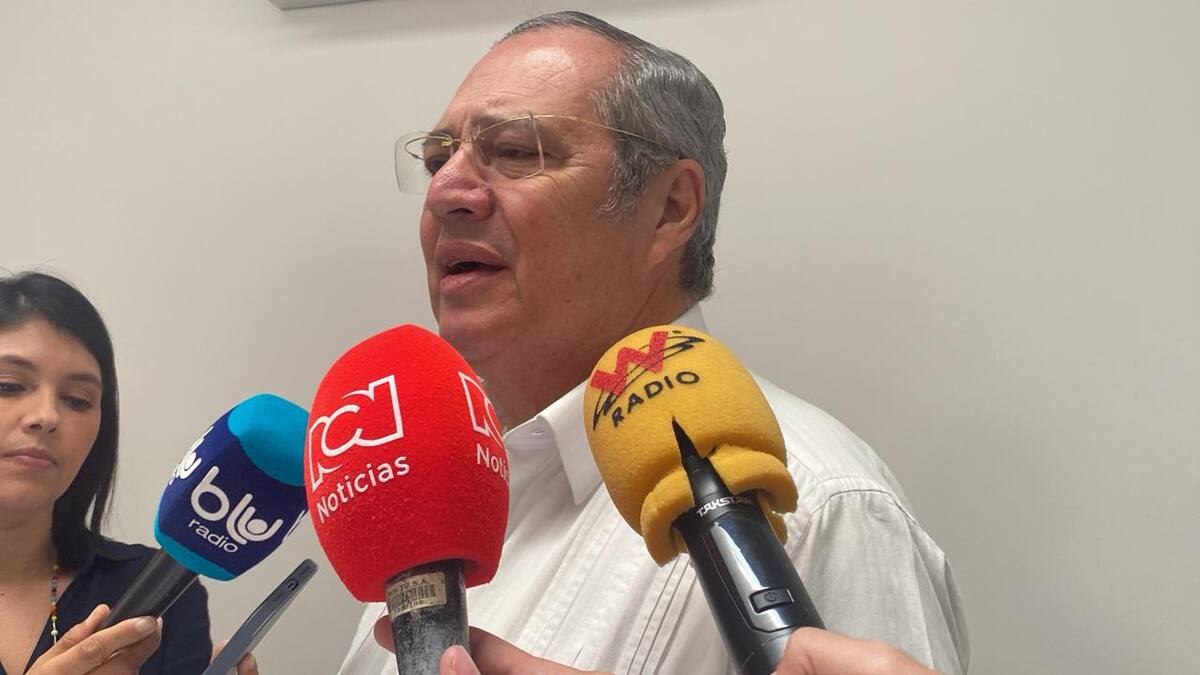 Presidente del Senado criticó al centralismo por la atención de incendios