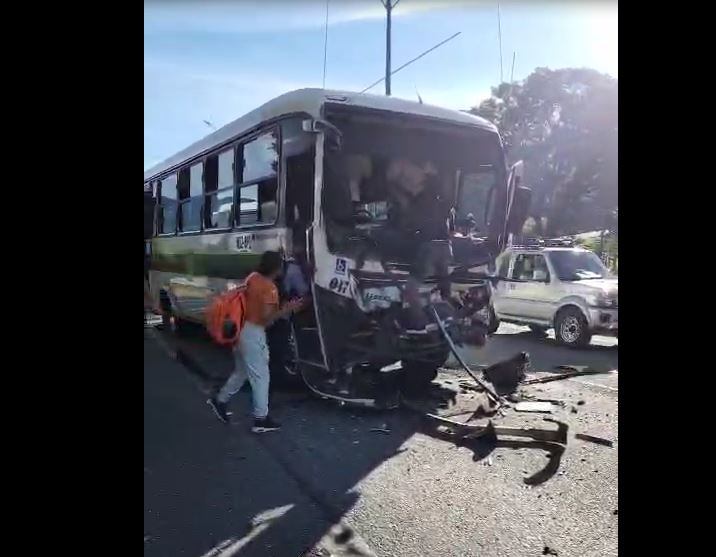 Accidente de tránsito en Barbosa- foto captura de video cortesía