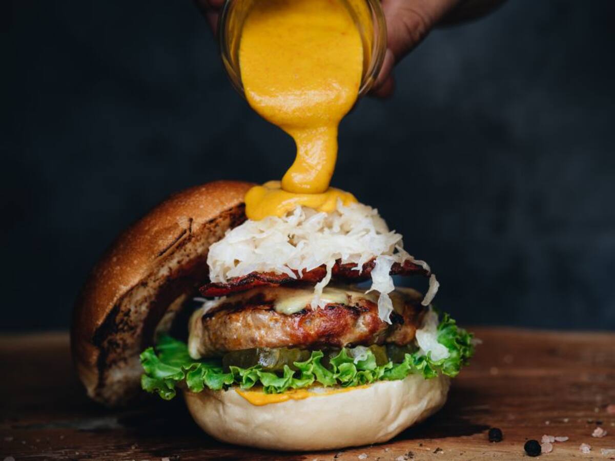 ¿De quién es la culpa de la basura del Burger Master en las calles?