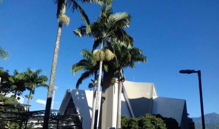 Días soleados en Armenia, plaza de Bolívar de la capital del Quindío