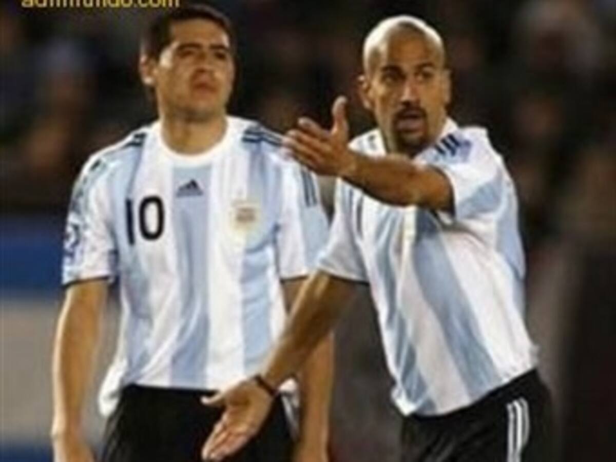 Sabella convoca a Verón y Riquelme para amistosos de Argentina