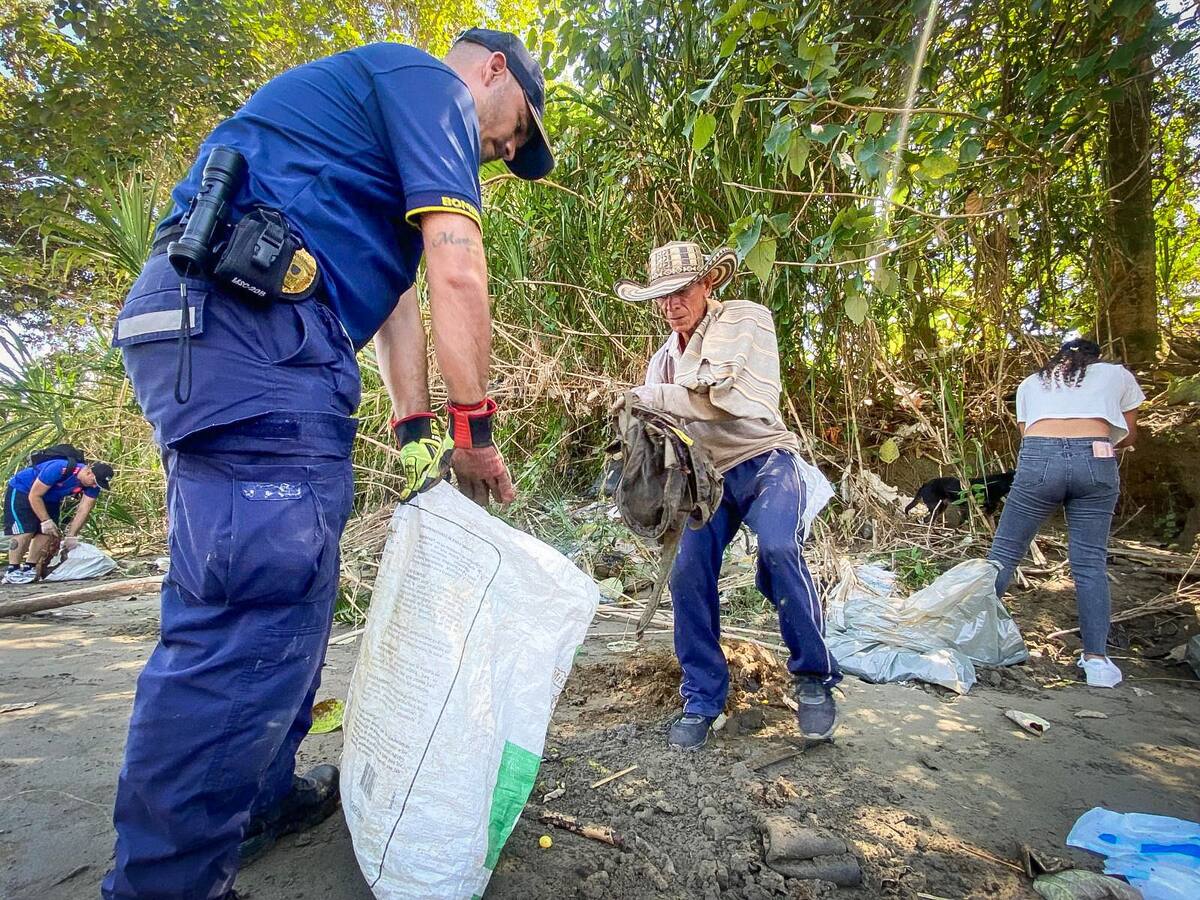 Se adelantan convites para limpiar ríos y quebradas para reducir riesgos en la temporada de lluvias