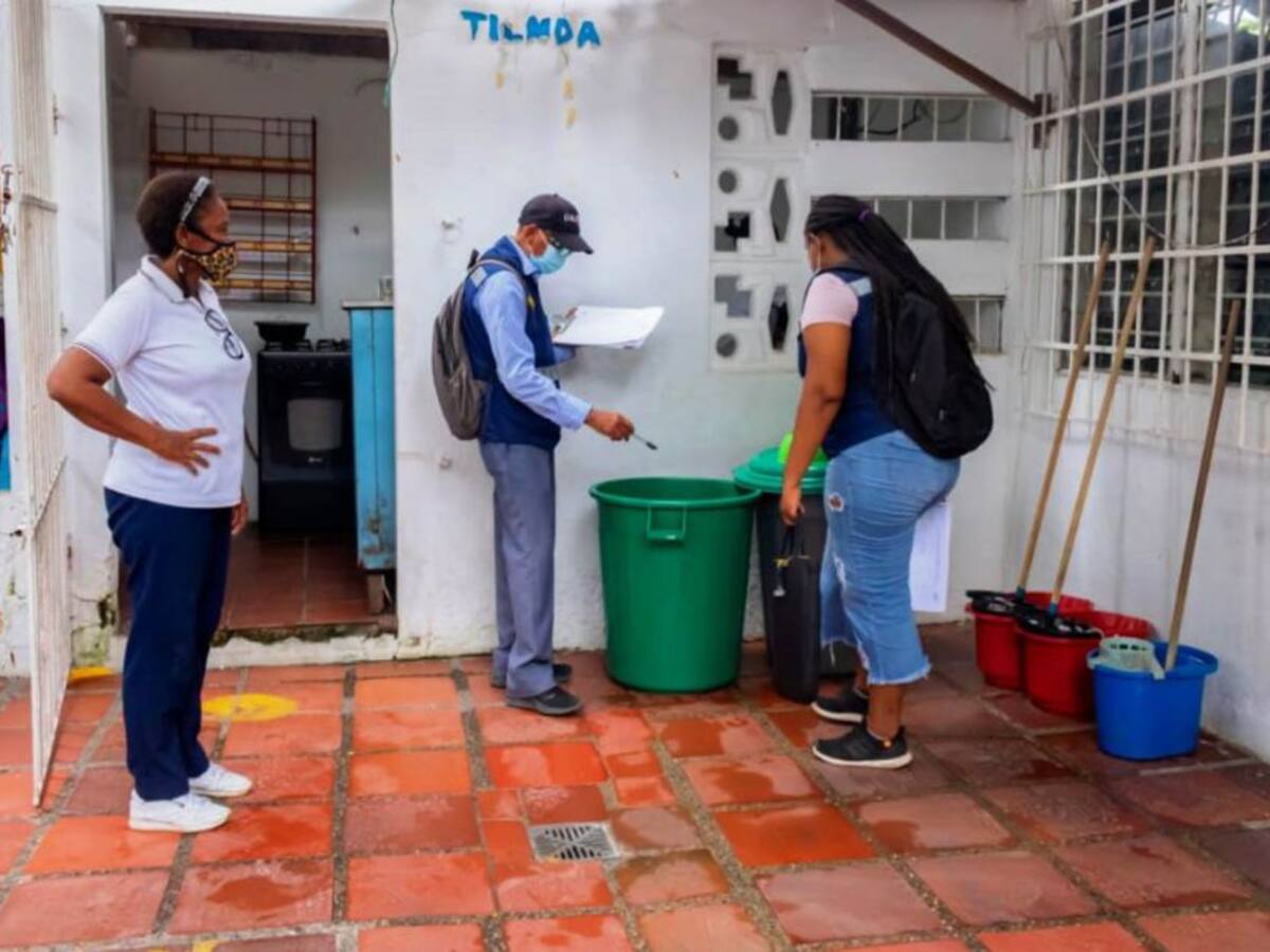Colegios de Cartagena deberán ejercer control contra el dengue ante retorno