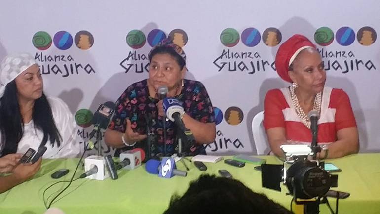 Rigoberta Menchú con la gobernadora Oneida Pinto y la ex senadora Piedad Córdoba.