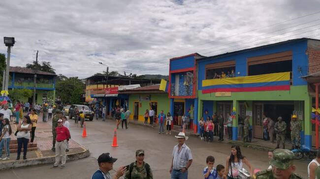 Las fachadas coloridas del corregimiento del Limón le dieron otra mirada a esa zona de Chaparral.